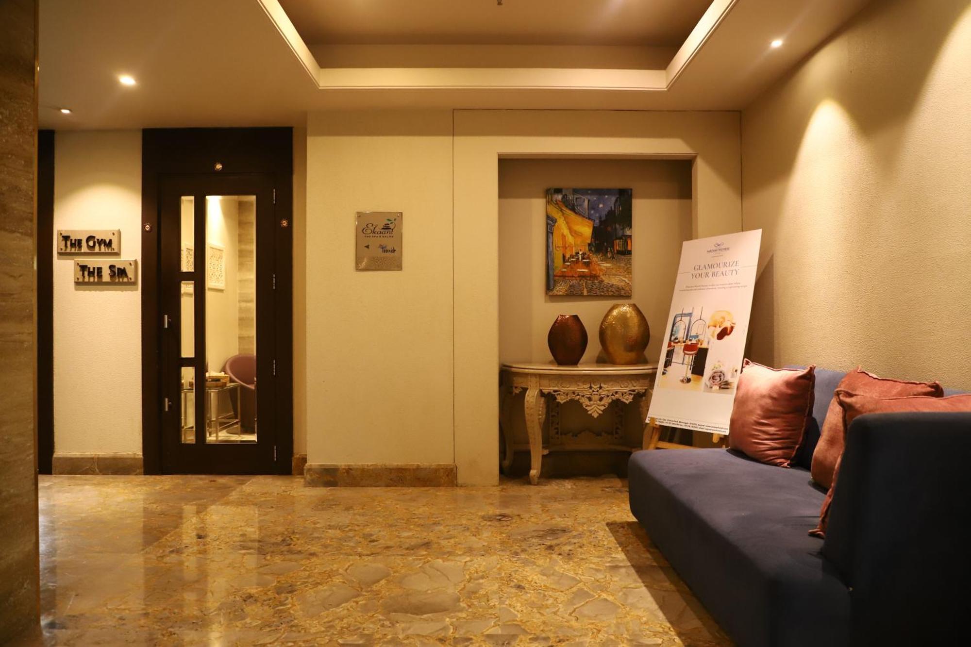 Efcee Sarovar Premiere 5*